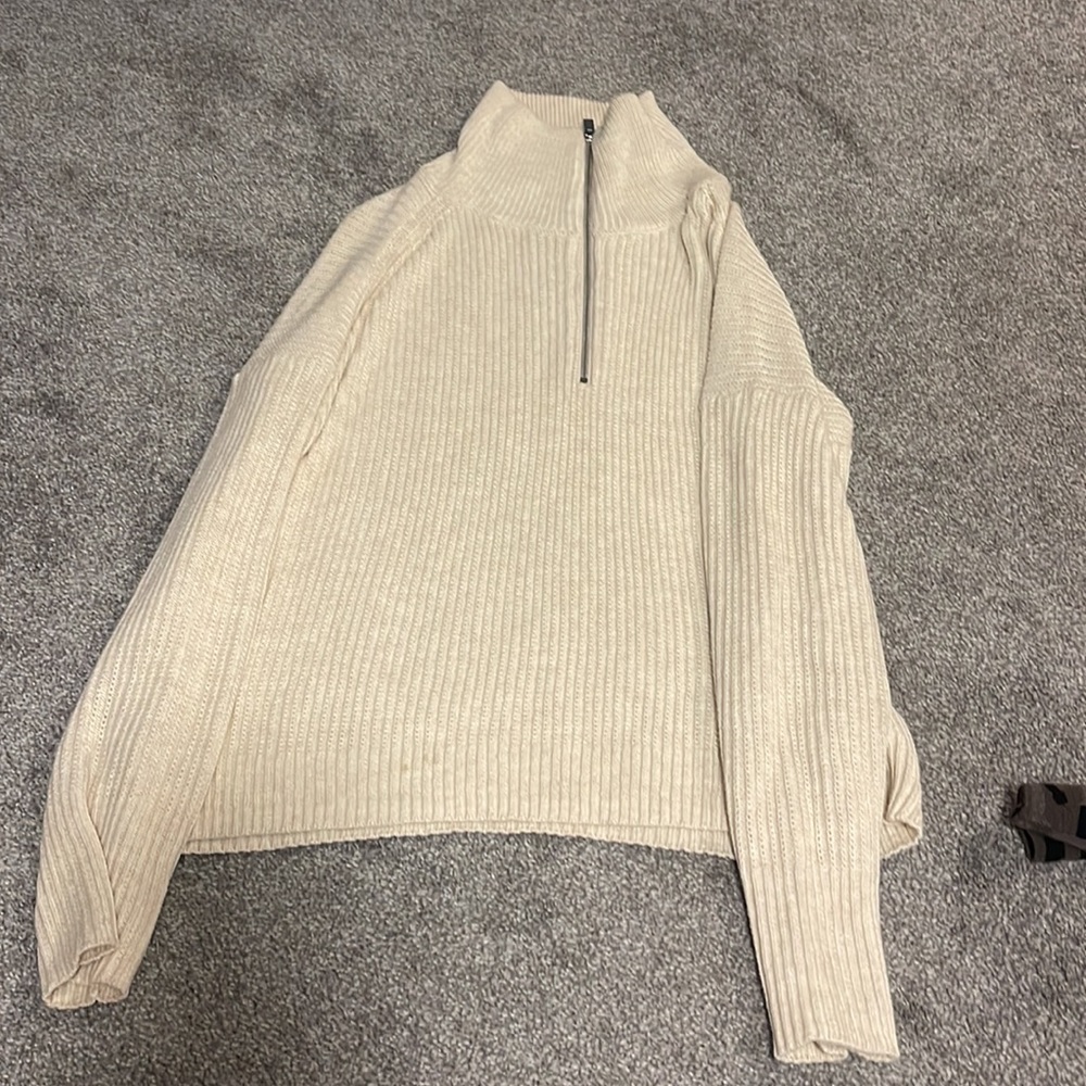 Two turtle neck sweaters - Picture 2 of 3